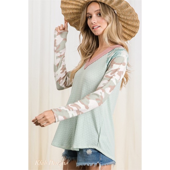 LAST 1! V Neck Super Soft Camo/Tie Dye Color Block Pastel Top! - Picture 8 of 10